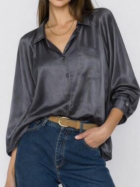 Aritzia Wilfred Silky Satin Button-Down Blouse Shirt Bat-Wing Metal Gray small​